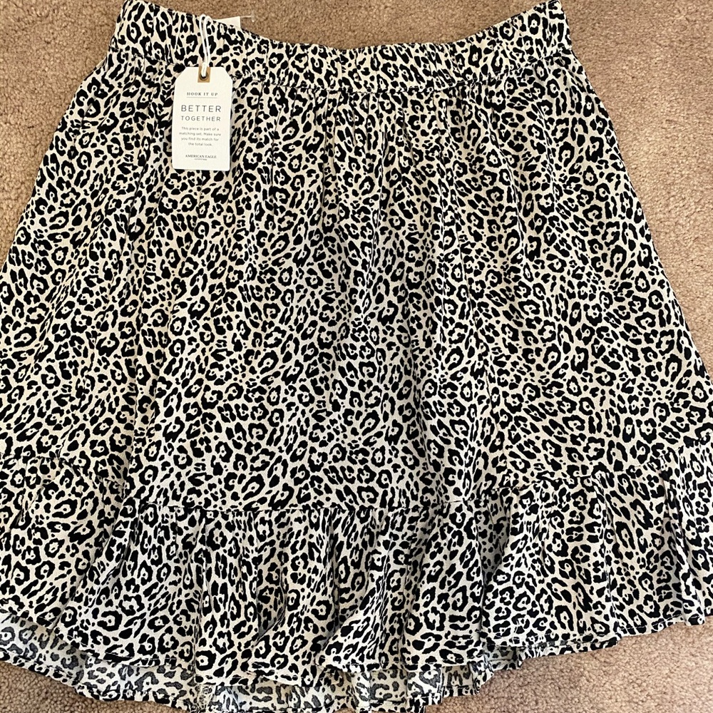 American Eagle B&W Cheetah Print Skirt